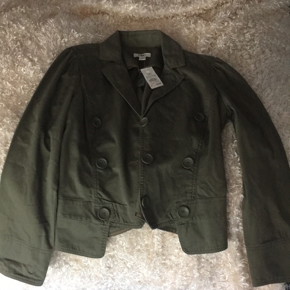 Medium sized army green jacket.